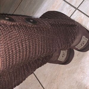 Brown UGG Boots, size 7 (Big Kids sz 5)
